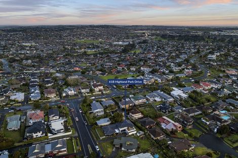 Photo of property in 61b Highland Park Drive, Highland Park, Auckland, 2010