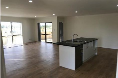 Photo of property in 33 Koroheke Road, Takanini, 2110