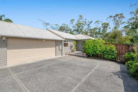 Photo of property in 19a Parakai Avenue, Parakai, 0830
