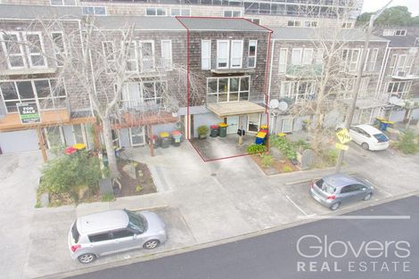 Photo of property in 10 Captain Scott Road, Glen Eden, Auckland, 0602