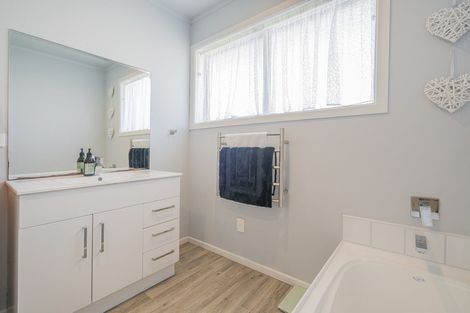 Photo of property in 1 Kawakawa Road, Whitianga, 3510