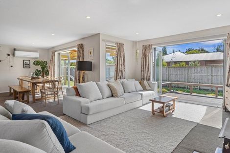 Photo of property in 2 Stonebridge Lane, Oxford, 7430