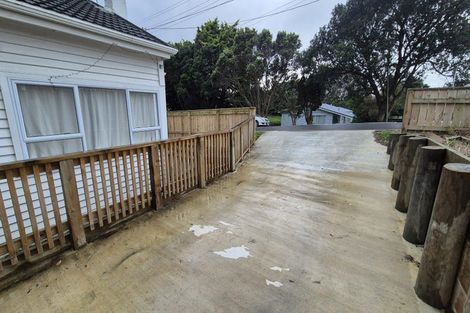 Photo of property in 22 Hampton Hill Road, Tawa, Wellington, 5028