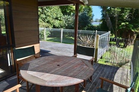 Photo of property in 32 Wi Pere Street, Manakau, 5573