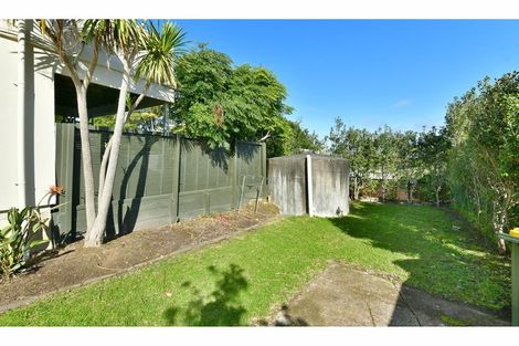 Photo of property in 81 Vipond Road, Stanmore Bay, Whangaparaoa, 0932