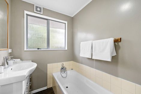 Photo of property in 43 Guadeloupe Crescent, Grenada Village, Wellington, 6037