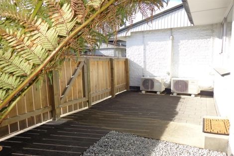 Photo of property in 2/93 Springfield Road, St Albans, Christchurch, 8014