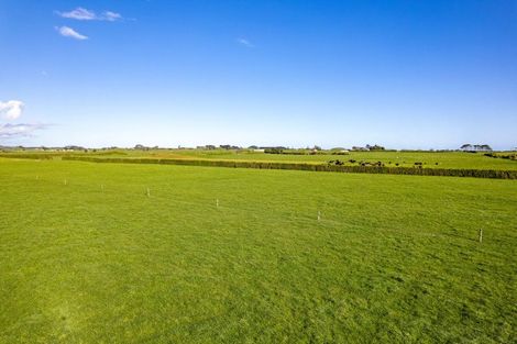 Photo of property in 306 Pungarehu Road, Pungarehu, 4685