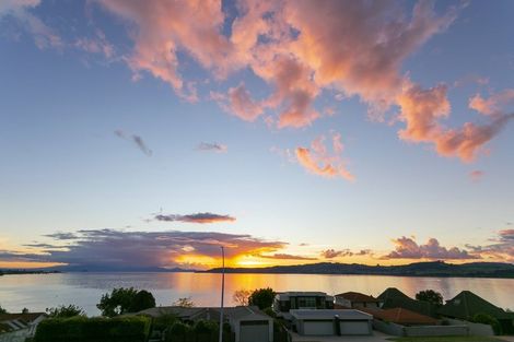 Photo of property in 1/170 Lake Terrace, Hilltop, Taupo, 3330