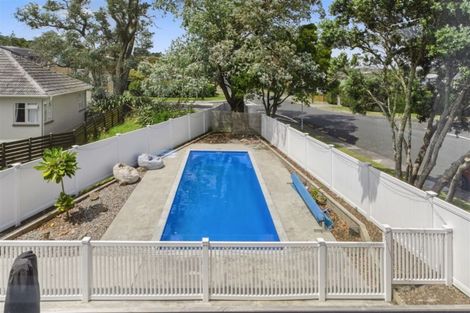 Photo of property in 11 Becroft Drive, Forrest Hill, Auckland, 0620