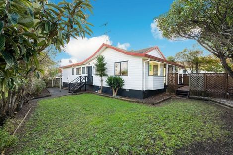 Photo of property in 10 Gillett Place, Botany Downs, Auckland, 2014