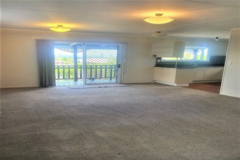 Photo of property in 2 Bellringer Road, Massey, Auckland, 0614