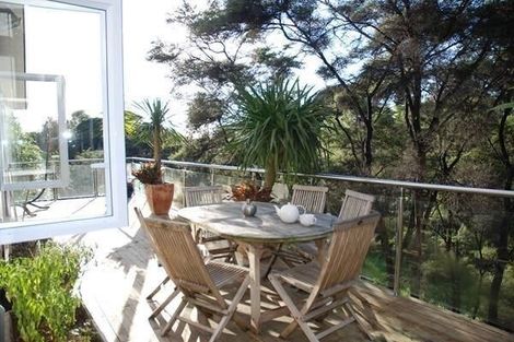 Photo of property in 16 Lagoon Way, West Harbour, Auckland, 0618