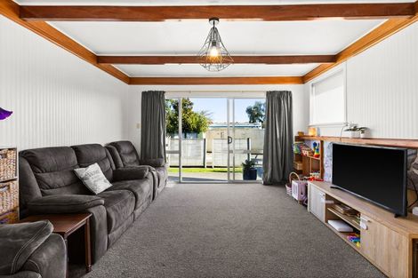 Photo of property in 2/71 Meeanee Road, Taradale, Napier, 4112