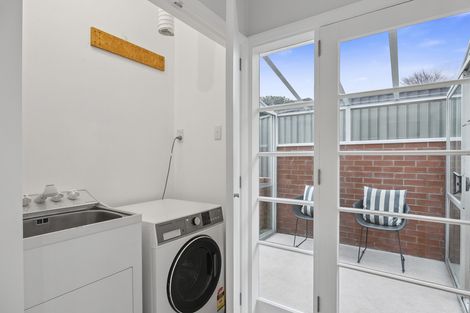Photo of property in 15 Shandon Road, Vauxhall, Dunedin, 9013