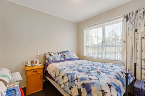 Photo of property in 2/79 Archers Road, Hillcrest, Auckland, 0629