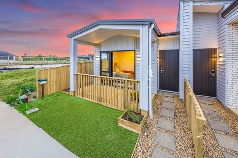 Photo of property in 8 Ihi Place, Karaka, 2578