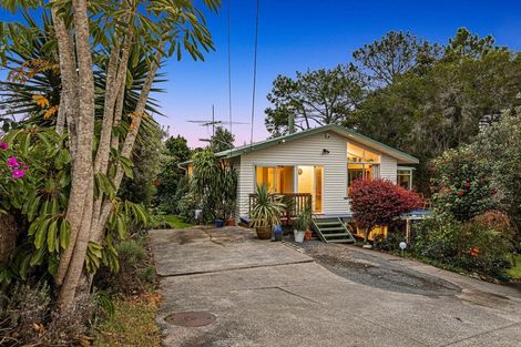 Photo of property in 424 Don Buck Road, Massey, Auckland, 0614