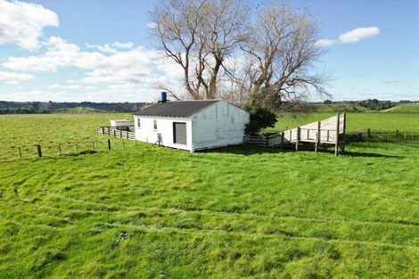 Photo of property in 711 No 2 Line, Fordell, Whanganui, 4572