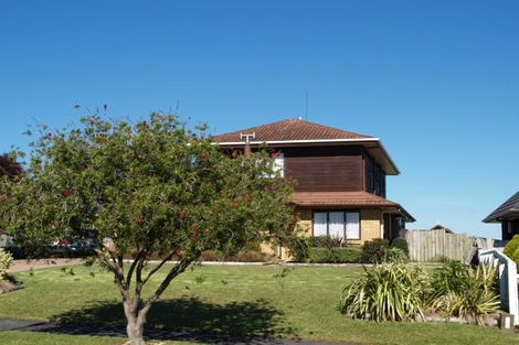 Photo of property in 28 Crescent Hills Court, Northpark, Auckland, 2013