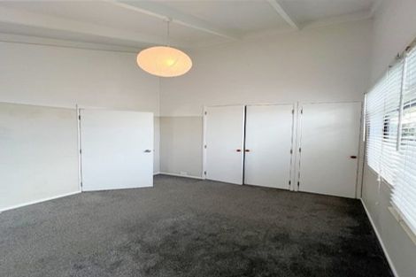 Photo of property in 3/25a Beach Road, Te Atatu Peninsula, Auckland, 0610