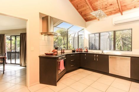 Photo of property in 6 Khaleel Place, Henderson, Auckland, 0612