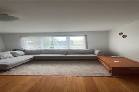 Photo of property in 4 Binsted Road, New Lynn, Auckland, 0600