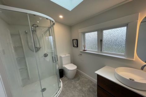 Photo of property in 10 Paisley Terrace, Karori, Wellington, 6012