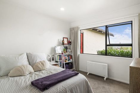 Photo of property in 3 Trevone Place, Forrest Hill, Auckland, 0620