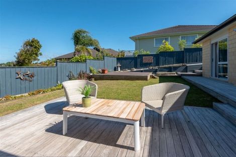 Photo of property in 8 Bilancia Place, Flat Bush, Auckland, 2016