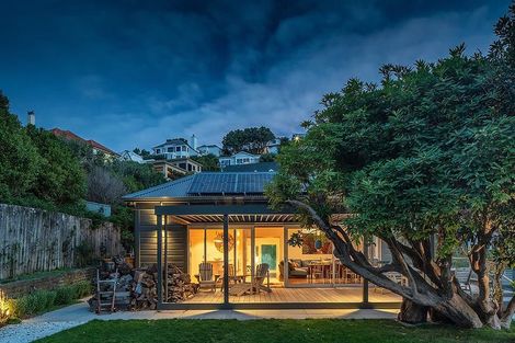 Photo of property in 62 The Crescent, Roseneath, Wellington, 6011