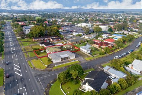 Photo of property in 30 Lincoln Road, Henderson, Auckland, 0610