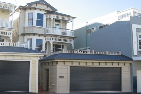 Photo of property in 16 Roxburgh Street, Mount Victoria, Wellington, 6011
