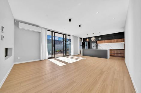 Photo of property in 28 Roxborough Place, East Tamaki Heights, Auckland, 2016