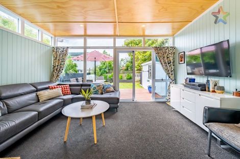 Photo of property in 6 Puriri Street, Eastbourne, Lower Hutt, 5013