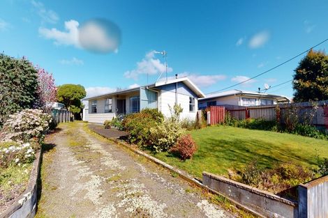 Photo of property in 33 Tararua Terrace, Cloverlea, Palmerston North, 4412