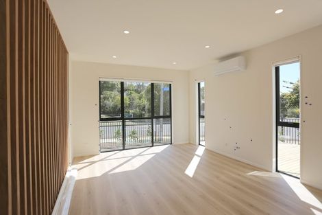 Photo of property in 46 Topliss Drive, Northcross, Auckland, 0632