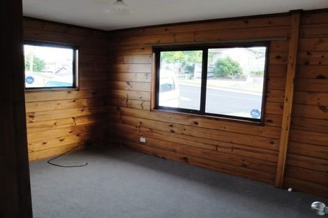 Photo of property in 1/9 Bronzewing Terrace, Unsworth Heights, Auckland, 0632