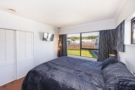 Photo of property in 9 Chrystal Street, Foxton Beach, Foxton, 4815