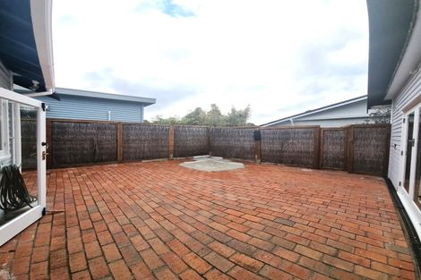 Photo of property in 122a Apu Crescent, Lyall Bay, Wellington, 6022