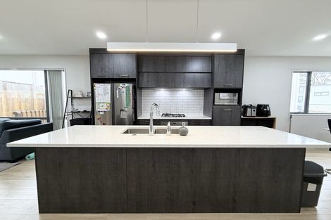 Photo of property in 33 Waka Street, Albany Heights, Auckland, 0632