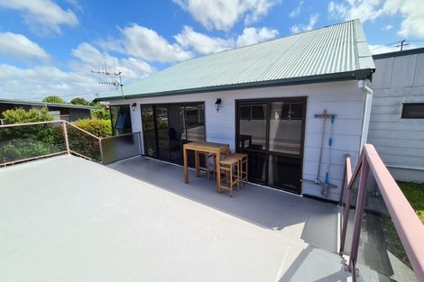 Photo of property in 18 Commins Road, Onerahi, Whangarei, 0110