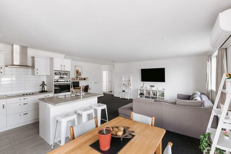 Photo of property in Waterview Estate, 33/4 Greystone Place, Omokoroa, 3114