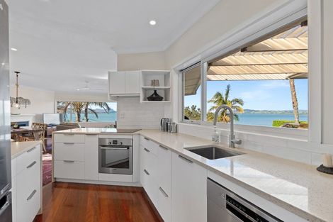 Photo of property in 108 Beach Road, Onerahi, Whangarei, 0110