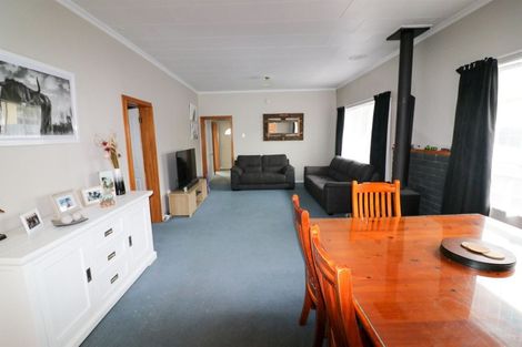 Photo of property in 52 Burns Street, Dannevirke, 4930