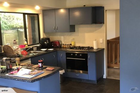 Photo of property in 19 Glanmire Road, Newlands, Wellington, 6037