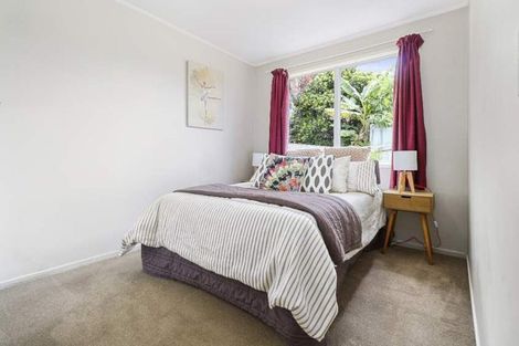 Photo of property in 3 Kilcar Place, Massey, Auckland, 0614