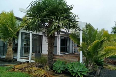 Photo of property in 1 Chiania Place, Somerville, Auckland, 2014