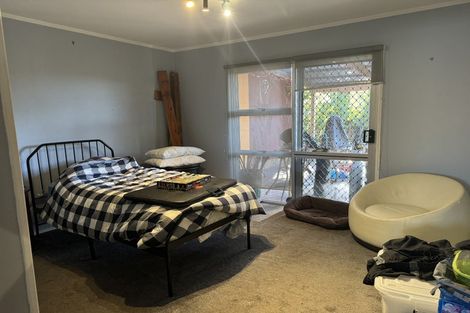 Photo of property in 1/8 Wickstead Place, Massey, Auckland, 0614