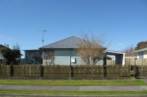 Photo of property in 16 Matai Street, Edgecumbe, 3120